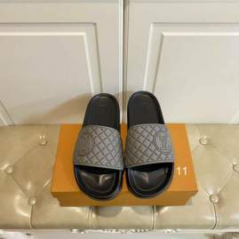 Picture of Louis Vuitton Slippers _SKULVsz38-45Y0140336